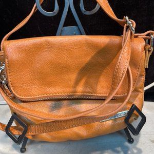 KENNETH COLE LEATHER PURSE